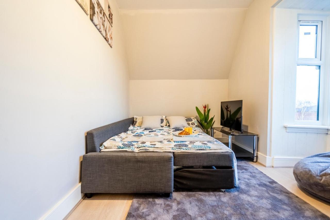 Deluxe 2-Bedroom Flat With Free Parking Бирмингем Экстерьер фото